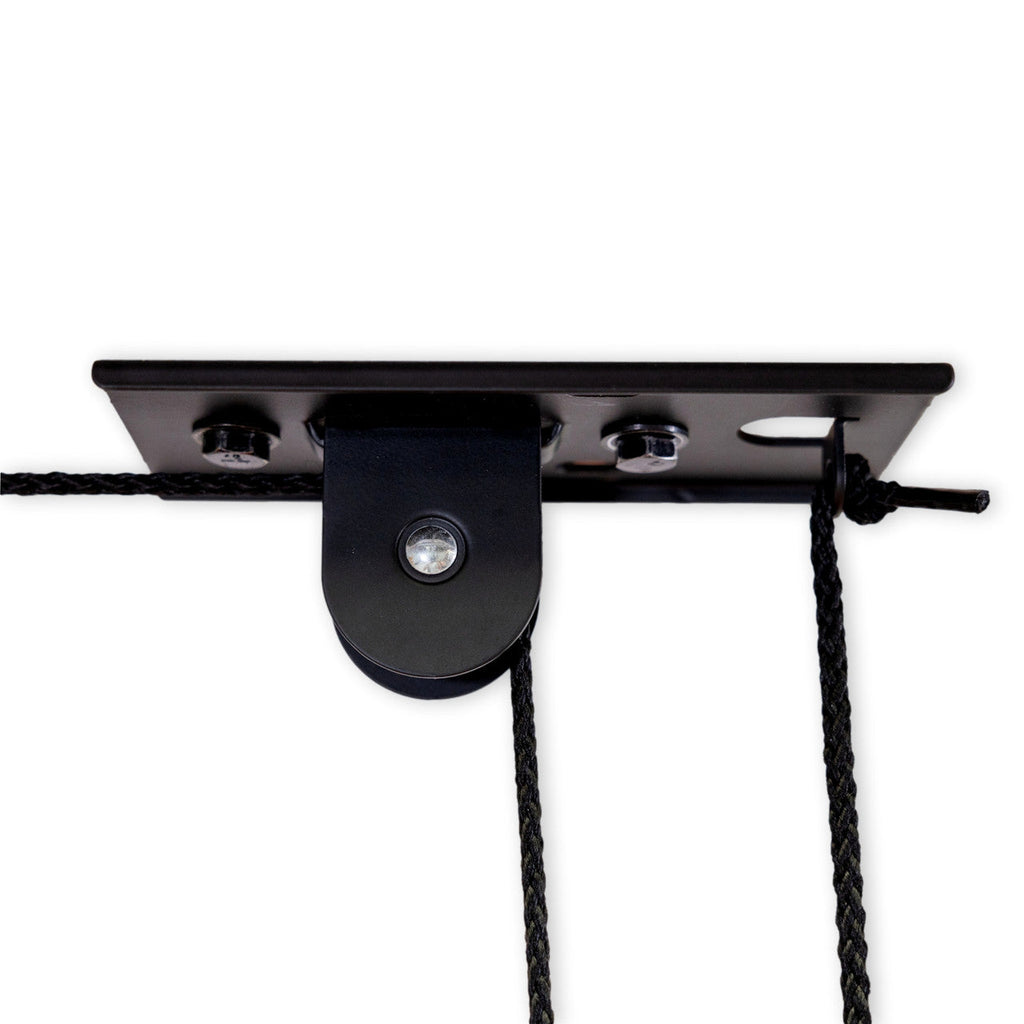 Close-up of the ceiling bracket pulley with rope