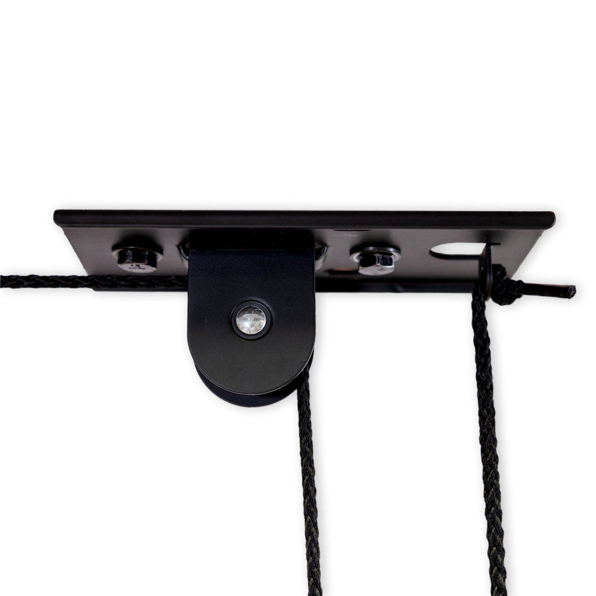 Close-up of the ceiling bracket pulley with rope