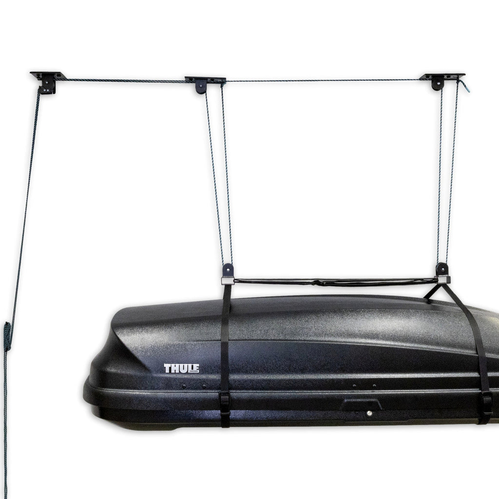 Cargo box lifted by the three-pulley ceiling hoist